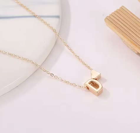 Personalized Initial Pendant Necklace – Elegant & Timeless
